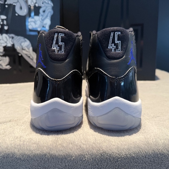 Air Jordan 11 Space Jam Edition **2016** - Picture 4 of 8